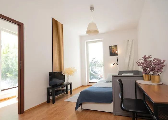 Watermelon Apartment With Parking City Center